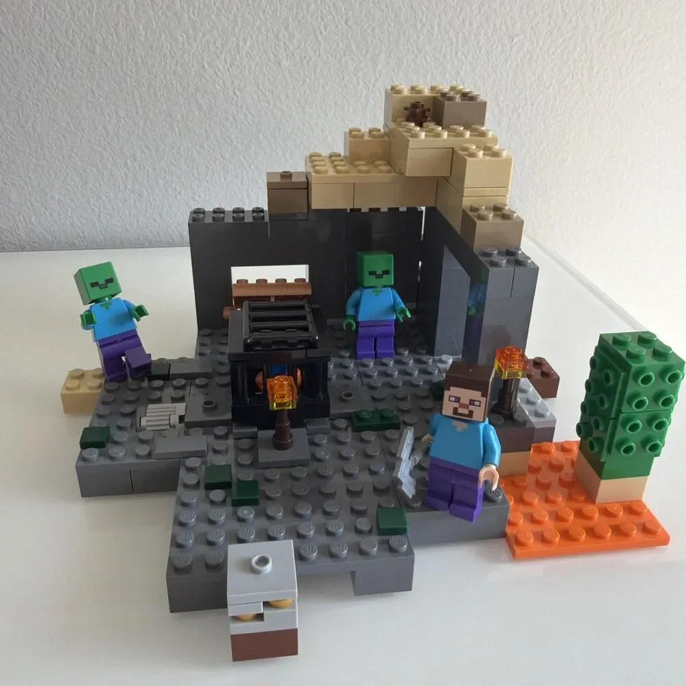 Lego Minecraft The Dungeon 21119 Complete Set 2015 Retired